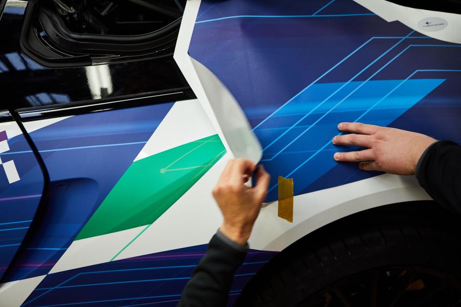 Детали создания BMW i8 Roadster Formula E Safety Car (I15) 2019 года  (фото 15 из 58)